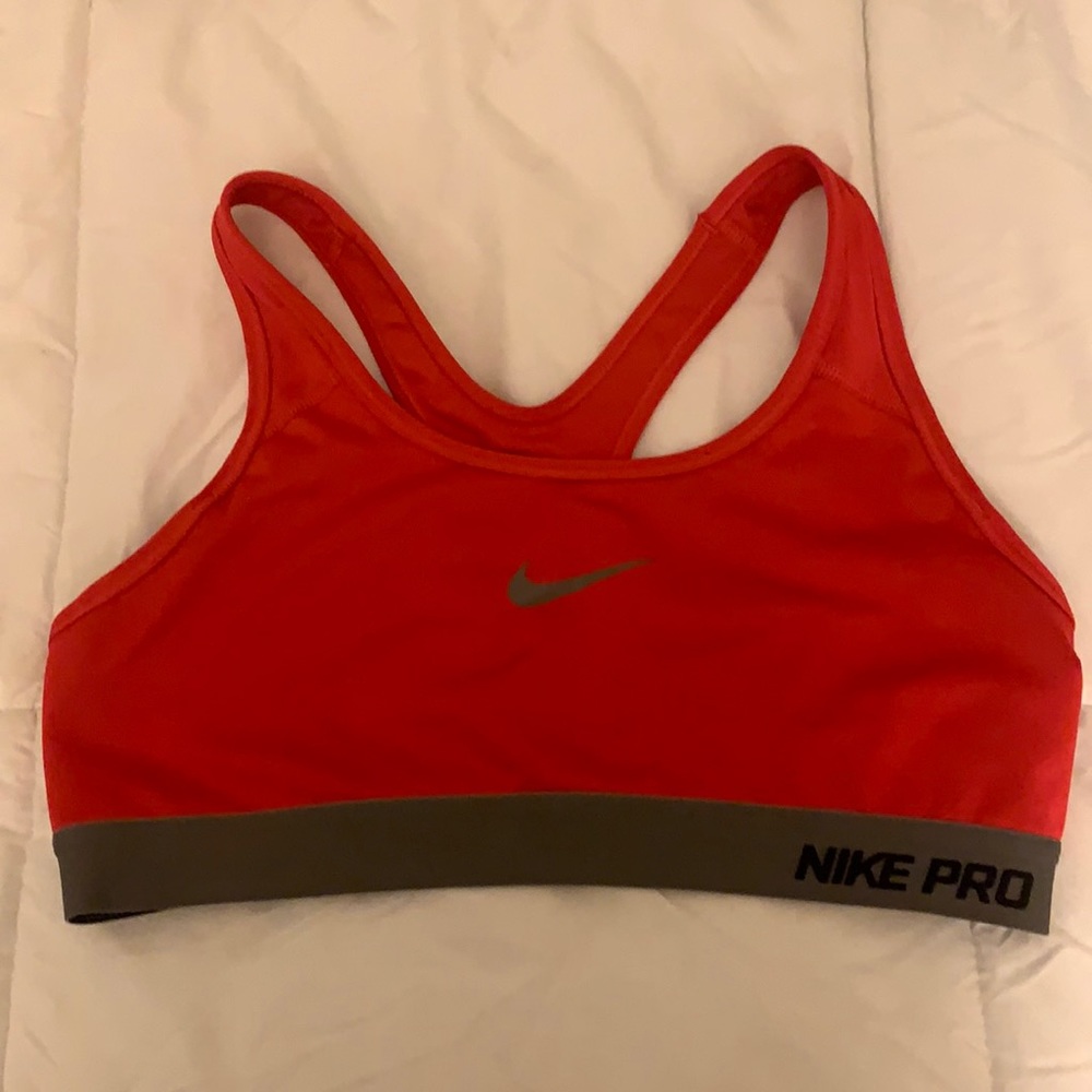 Nike pro sports bra